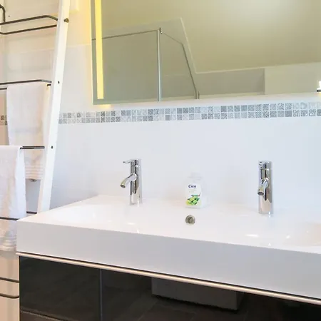 Semesterbostad Fuer 6 Personen, Sauna, Kamin *