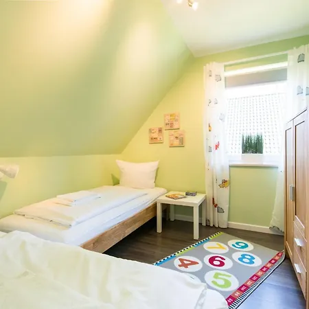 Fuer 6 Personen, Sauna, Kamin * Vitzdorf